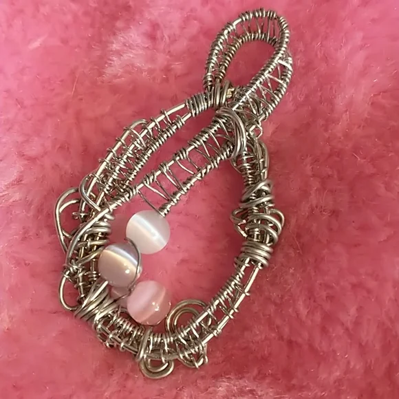 NWT Beautiful Hand Wire Wrapped Pink Cats Eye Pendant - Picture 2 of 4